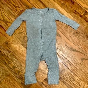 Primary Pajamas PJs Baby organic snap romper with convertible feet (6-9 months)